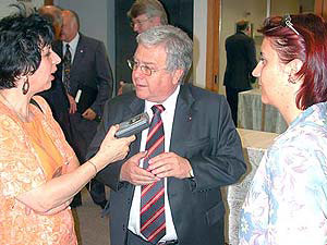 Bei den rumänischen Medien stiess die Anwesenheit von Dr. Franz Mattig mit seiner «Mattig Management Partners AG» auf grosses Interesse, sodass er mehrere Interviews geben musste.
